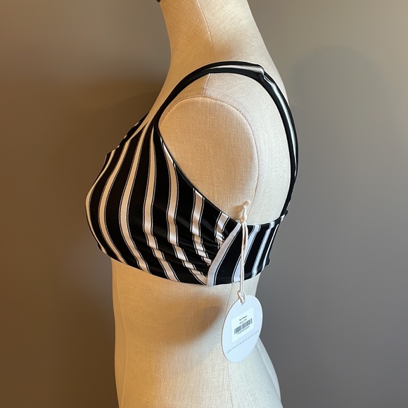 NWT Tori Praver Deja Swim Top. Medium - Picture 2 of 7